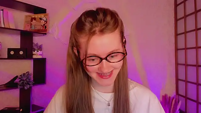 Snapshot of KateCuddle chatting on January 23, 2025, 2:23 am KateCuddle online show from January 23, 2025, 2:23 am