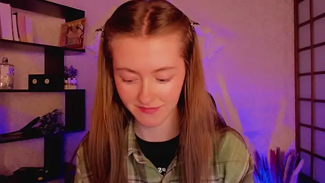 Snapshot of KateCuddle chatting on January 28, 2025, 5:43 am KateCuddle online show from January 28, 2025, 5:43 am