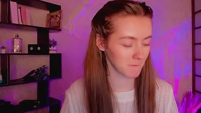 Snapshot of KateCuddle chatting on January 30, 2025, 5:30 am KateCuddle online show from January 30, 2025, 5:30 am