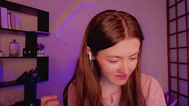 Snapshot of KateCuddle chatting on February 4, 2025, 2:07 am KateCuddle online show from February 4, 2025, 2:07 am