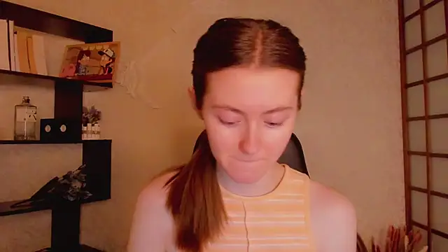 Snapshot of KateCuddle chatting on February 5, 2025, 6:46 am KateCuddle online show from February 5, 2025, 6:46 am