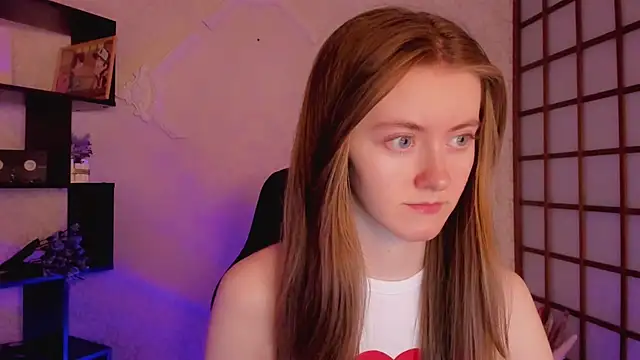 Snapshot of KateCuddle chatting on February 19, 2025, 2:23 am KateCuddle online show from February 19, 2025, 2:23 am