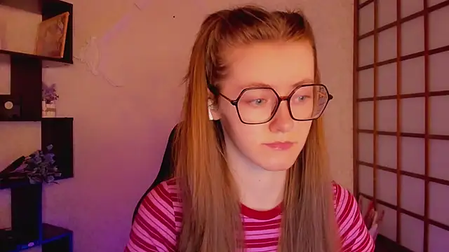 Snapshot of KateCuddle chatting on February 25, 2025, 2:03 am KateCuddle online show from February 25, 2025, 2:03 am