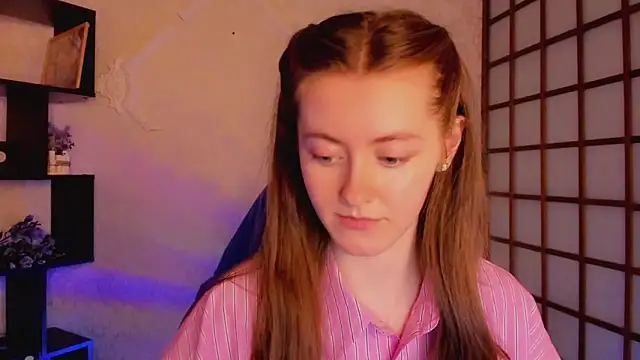 Snapshot of KateCuddle chatting on March 3, 2025, 5:42 am KateCuddle online show from March 3, 2025, 5:42 am