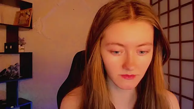 Snapshot of KateCuddle chatting on March 4, 2025, 2:27 am KateCuddle online show from March 4, 2025, 2:27 am