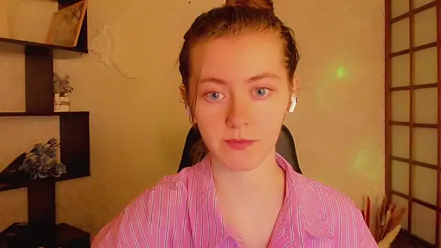 Snapshot of KateCuddle chatting on March 11, 2025, 2:21 am KateCuddle online show from March 11, 2025, 2:21 am