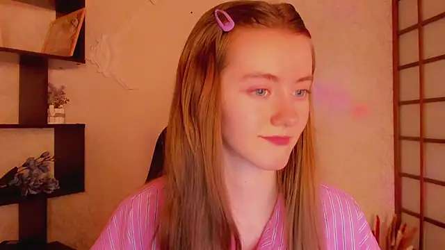 Snapshot of KateCuddle chatting on March 11, 2025, 5:27 am KateCuddle online show from March 11, 2025, 5:27 am