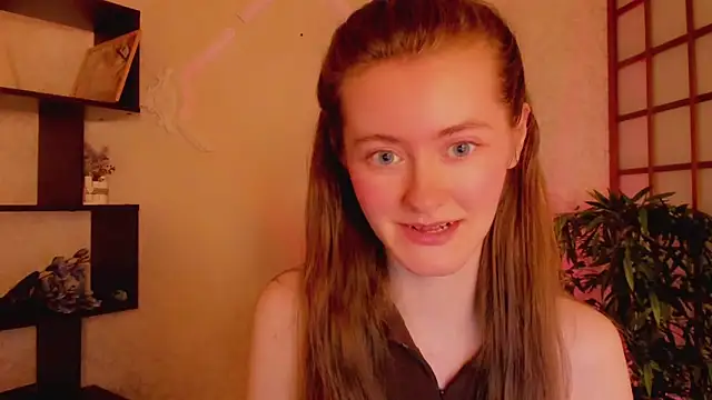 Snapshot of KateCuddle chatting on March 13, 2025, 5:33 am KateCuddle online show from March 13, 2025, 5:33 am