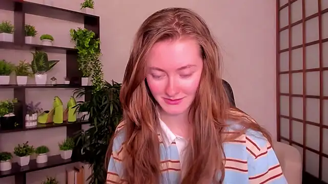 Snapshot of KateCuddle chatting on September 18, 2025, 2:35 am KateCuddle online show from September 18, 2025, 2:35 am