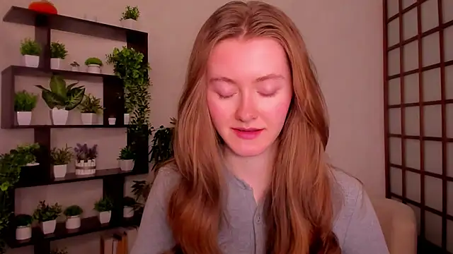 Snapshot of KateCuddle chatting on October 7, 2025, 2:31 am KateCuddle online show from October 7, 2025, 2:31 am