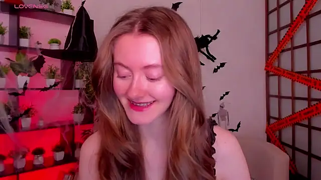 Snapshot of KateCuddle chatting on October 27, 2025, 2:48 am KateCuddle online show from October 27, 2025, 2:48 am