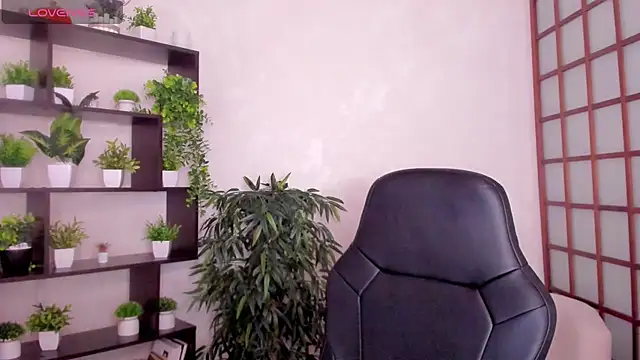 Snapshot of KateCuddle chatting on November 26, 2025, 2:23 am KateCuddle online show from November 26, 2025, 2:23 am