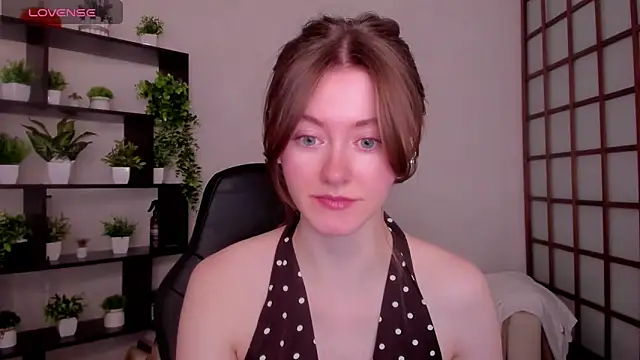 Snapshot of KateCuddle chatting on February 10, 2026, 2:37 am KateCuddle online show from February 10, 2026, 2:37 am