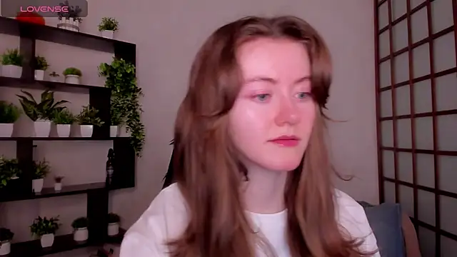 Snapshot of KateCuddle chatting on February 16, 2026, 2:40 am KateCuddle online show from February 16, 2026, 2:40 am