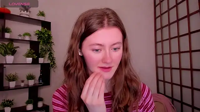 Snapshot of KateCuddle chatting on February 17, 2026, 2:41 am KateCuddle online show from February 17, 2026, 2:41 am