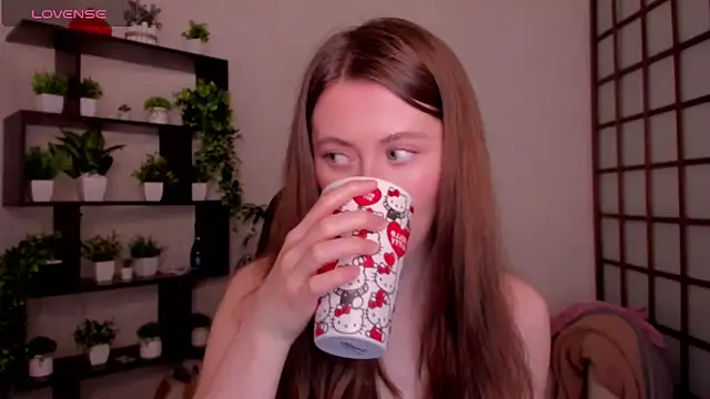 Snapshot of KateCuddle chatting on March 2, 2026, 2:47 am KateCuddle online show from March 2, 2026, 2:47 am