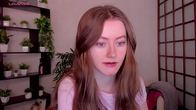 Snapshot of KateCuddle chatting on March 11, 2026, 2:39 am KateCuddle online show from March 11, 2026, 2:39 am