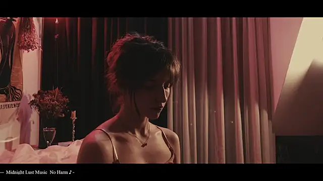 Snapshot of WebCora chatting on November 16, 2025, 6:13 pm WebCora online show from November 16, 2025, 6:13 pm