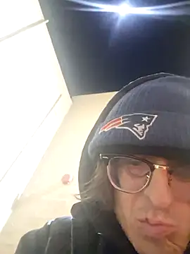 Snapshot of shaved chatting on December 4, 2025, 6:34 am shaved online show from December 4, 2025, 6:34 am