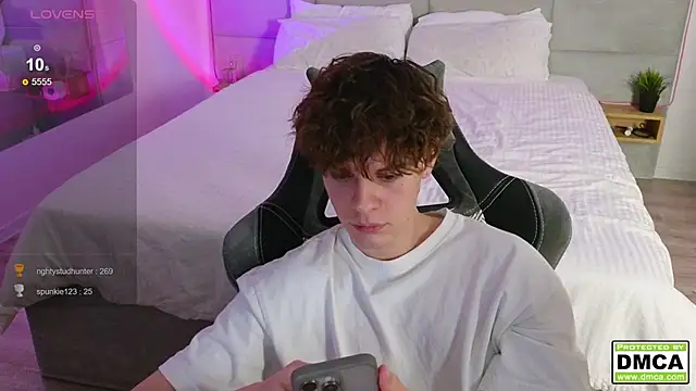 Snapshot of cute_thomas chatting on December 2, 2024, 11:40 pm cute thomas online show from December 2, 2024, 11:40 pm