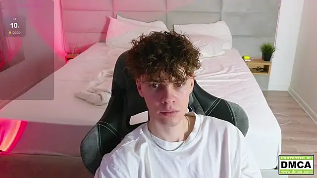 Snapshot of cute_thomas chatting on February 4, 2025, 6:17 pm cute thomas online show from February 4, 2025, 6:17 pm