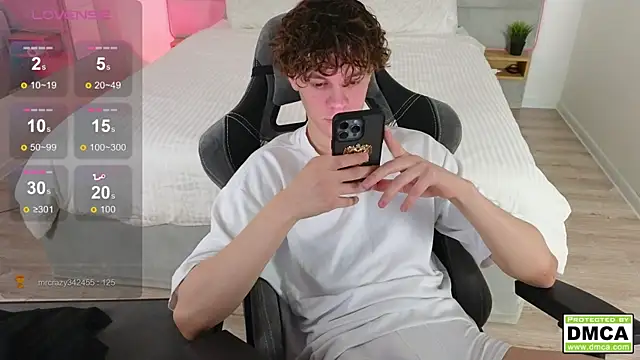 Snapshot of cute_thomas chatting on March 21, 2025, 9:45 pm cute thomas online show from March 21, 2025, 9:45 pm