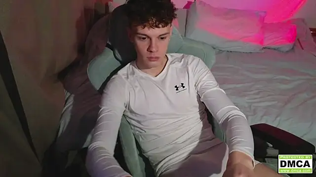 cute thomas online show from December 3, 2025, 12:14 pm