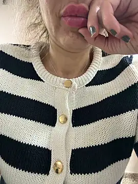 AmazingBitch online show from February 18, 2026, 2:07 am