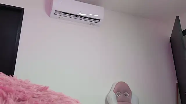 Snapshot of celeste_sea chatting on June 4, 2026, 7:20 pm celeste sea online show from June 4, 2026, 7:20 pm