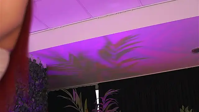 Snapshot of HotSkinnyX chatting on March 1, 2025, 5:31 am HotSkinnyX online show from March 1, 2025, 5:31 am