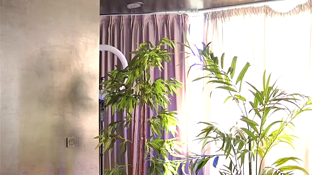 Snapshot of HotSkinnyX chatting on October 11, 2025, 9:41 am HotSkinnyX online show from October 11, 2025, 9:41 am