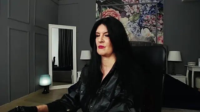 Snapshot of DomMelissaW chatting on December 14, 2024, 10:39 pm DomMelissaW online show from December 14, 2024, 10:39 pm