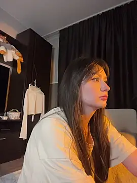 itssophiie online show from May 14, 2026, 6:26 pm