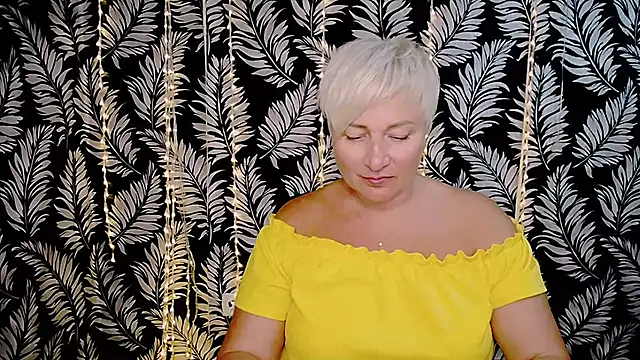 Snapshot of Olivia_playful chatting on October 6, 2025, 11:29 am Olivia playful online show from October 6, 2025, 11:29 am