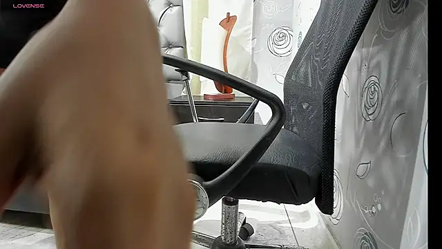 luna evaa online show from October 6, 2025, 2:14 pm