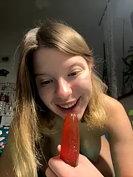 kimczii online show from December 3, 2025, 7:16 am