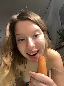 kimczii online show from March 9, 2026, 11:47 am