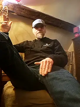 eddouxxx78 online show from April 21, 2026, 7:58 am