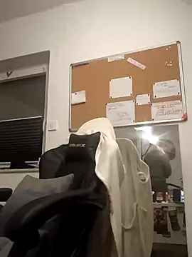 Snapshot of Youngtimer_1997 chatting on January 5, 2025, 4:58 am Youngtimer 1997 online show from January 5, 2025, 4:58 am