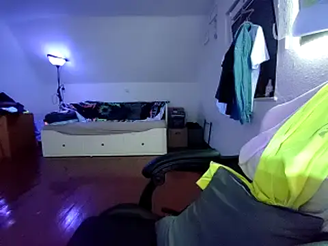 Snapshot of Youngtimer_1997 chatting on March 21, 2025, 1:56 am Youngtimer 1997 online show from March 21, 2025, 1:56 am