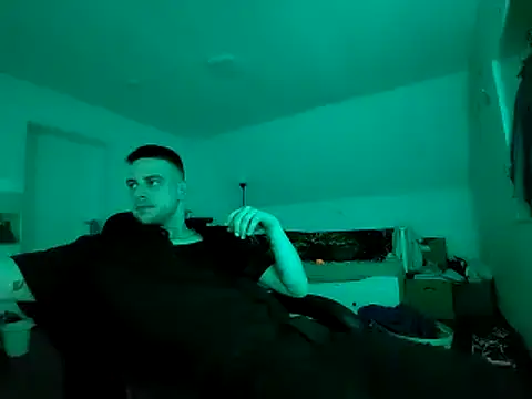 Snapshot of Youngtimer_1997 chatting on March 21, 2025, 9:23 pm Youngtimer 1997 online show from March 21, 2025, 9:23 pm