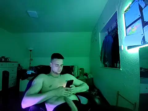 Snapshot of Youngtimer_1997 chatting on March 22, 2025, 3:30 am Youngtimer 1997 online show from March 22, 2025, 3:30 am