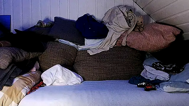 Snapshot of Youngtimer_1997 chatting on October 23, 2025, 8:40 pm Youngtimer 1997 online show from October 23, 2025, 8:40 pm