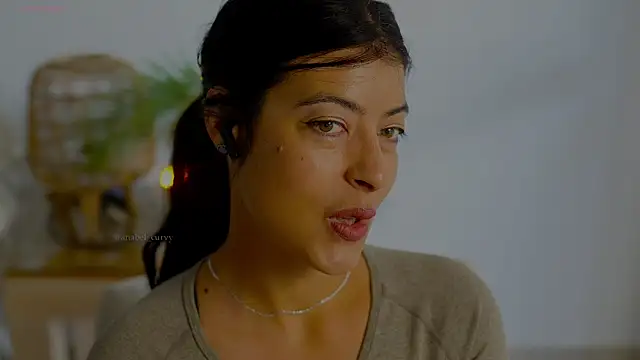 anabelcurvy online show from April 6, 2026, 8:26 am