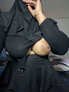 Snapshot of Jameela chatting on February 7, 2025, 12:09 am Jameela online show from February 7, 2025, 12:09 am