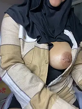 Snapshot of Jameela chatting on March 8, 2025, 3:17 am Jameela online show from March 8, 2025, 3:17 am