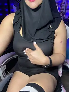 Snapshot of Jameela chatting on October 14, 2025, 9:04 pm Jameela online show from October 14, 2025, 9:04 pm