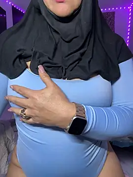 Snapshot of Jameela chatting on February 18, 2026, 11:44 pm Jameela online show from February 18, 2026, 11:44 pm