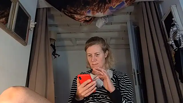 Snapshot of Lola_Belgium chatting on June 30, 2026, 10:27 am Lola Belgium online show from June 30, 2026, 10:27 am