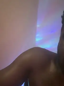 Snapshot of versetopcouple chatting on October 23, 2025, 2:49 pm versetopcouple online show from October 23, 2025, 2:49 pm